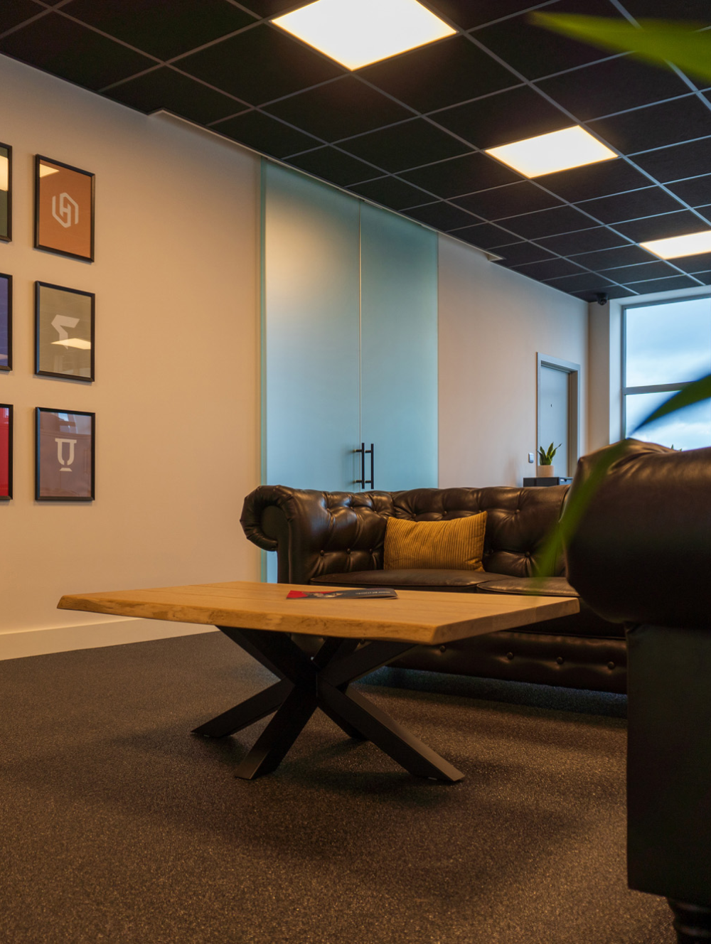 Elegantie in zwart kwarts: Het Hamofa Brand Builders project